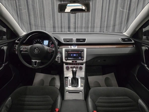 Седан Volkswagen Passat 2012 года, 950000 рублей, Красноярск