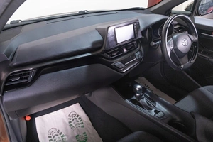 Внедорожник Toyota C-HR 2019 года, 2049000 рублей, Томск