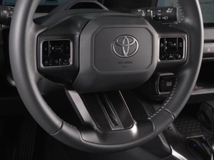 Внедорожник Toyota RAV4 2026 года, 4255000 рублей, Красный Пахарь