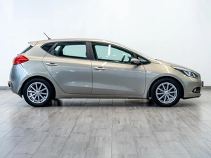 Хетчбэк Kia Ceed 2015 года, 1339000 рублей, Саратов