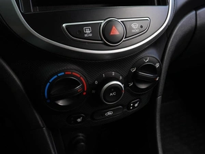 Седан Hyundai Solaris 2011 года, 899000 рублей, Воронеж