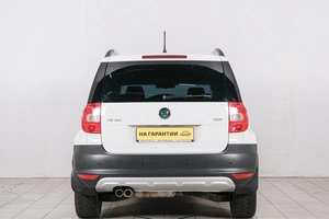 Внедорожник Skoda Yeti 2011 года, 959000 рублей, Красноярск