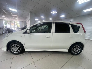 Хетчбэк Nissan Note 2011 года, 700000 рублей, Ачинск