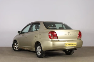 Седан Toyota Platz 2002 года, 349000 рублей, Новосибирск
