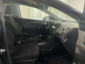 Седан Chevrolet Aveo 2013 года, 675000 рублей, Ачинск