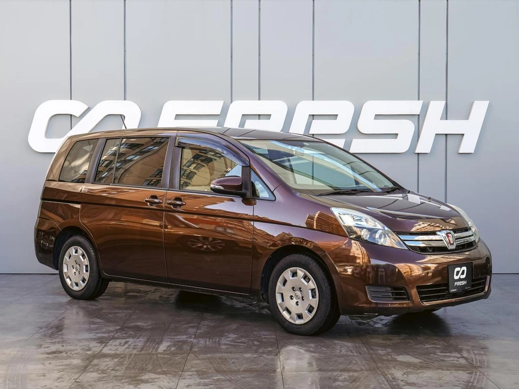Минивэн Toyota Isis 2015 года, 1190000 рублей, Краснодар