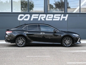 Седан Toyota Camry 2023 года, 3389000 рублей, Кирилловка