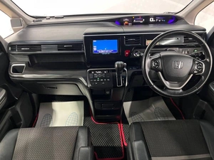 Минивэн Honda Stepwgn Spada 2015 года, 1949000 рублей, Красноярск