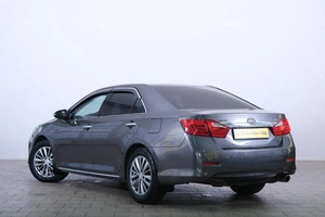 Седан Toyota Camry 2013 года, 2089000 рублей, Омск