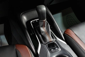 Седан Toyota Corolla 2022 года, 1899000 рублей, Сургут