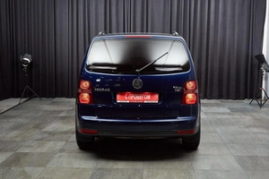Минивэн Volkswagen Touran 2007 года, 950000 рублей, Красноярск