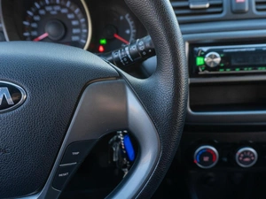 Хетчбэк Kia Rio 2017 года, 899000 рублей, Саратов