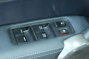Внедорожник Honda CR-V 2011 года, 1399000 рублей, Омск