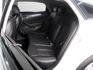 Седан Hyundai Sonata 2019 года, 2289000 рублей, Красный Пахарь