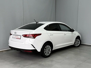 Седан Hyundai Solaris 2021 года, 1545000 рублей, Красноярск