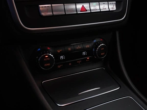 Седан Mercedes-benz CLA-класс 2018 года, 1899364 рублей, Москва