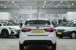 Седан Kia Rio 2013 года, 749000 рублей, Омск