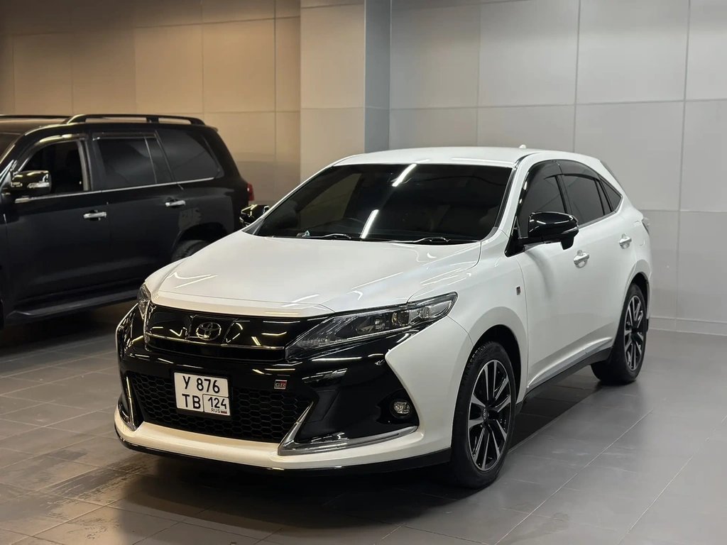 Внедорожник Toyota Harrier 2018 года, 3347000 рублей, Красноярск