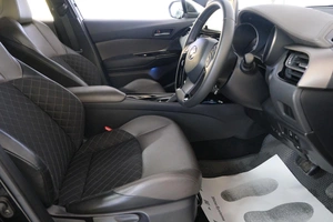 Внедорожник Toyota C-HR 2019 года, 2119000 рублей, Омск