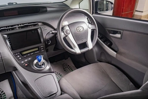 Лифтбек Toyota Prius 2011 года, 1229000 рублей, Томск