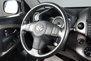 Внедорожник Toyota RAV4 2012 года, 1899000 рублей, Тюмень