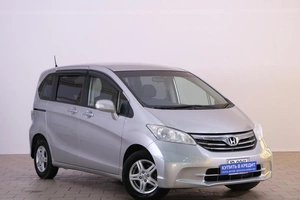 Минивэн Honda Freed 2012 года, 1199000 рублей, Омск