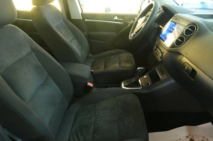 Внедорожник Volkswagen Tiguan 2013 года, 1719000 рублей, Омск