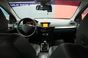 Седан Opel Astra 2011 года, 915000 рублей, Курск