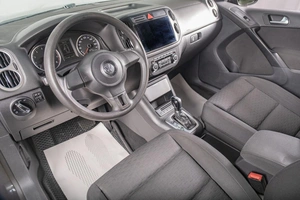 Внедорожник Volkswagen Tiguan 2010 года, 1099000 рублей, Томск