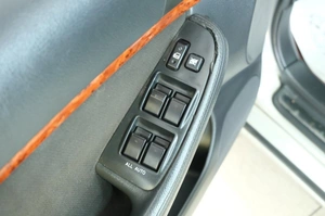 Седан Toyota Avensis 2004 года, 749000 рублей, Омск