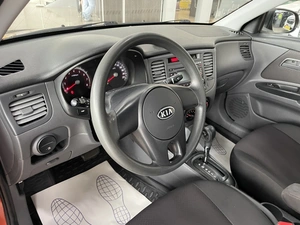 Седан Kia Rio 2010 года, 687000 рублей, Солонцы
