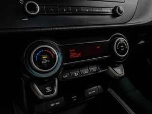 Седан Kia Rio 2021 года, 1589000 рублей, Воронеж