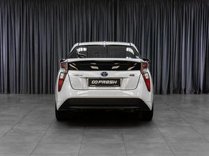 Лифтбек Toyota Prius 2016 года, 1829000 рублей, Тюмень