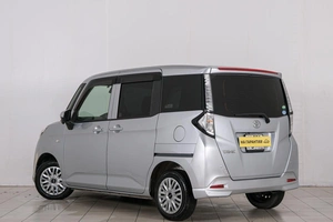 Хетчбэк Toyota Tank 2017 года, 899000 рублей, Красноярск