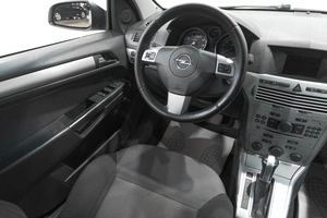 Седан Opel Astra 2010 года, 579000 рублей, Новокузнецк