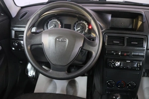 Седан ВАЗ (LADA) Priora 2016 года, 629000 рублей, Омск