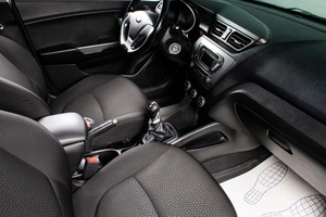 Седан Kia Rio 2015 года, 969000 рублей, Сургут