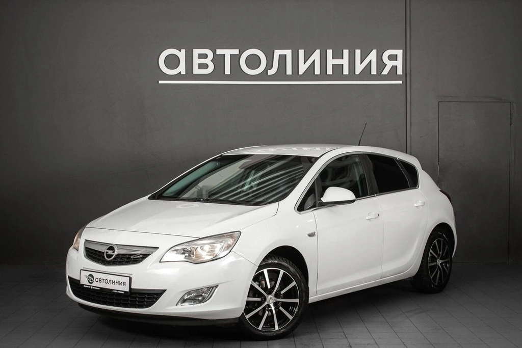 Хетчбэк Opel Astra 2010 года, 635000 рублей, Красноярск