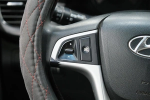 Седан Hyundai Solaris 2011 года, 759000 рублей, Омск