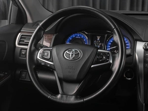 Седан Toyota Camry 2017 года, 2139000 рублей, Тюмень