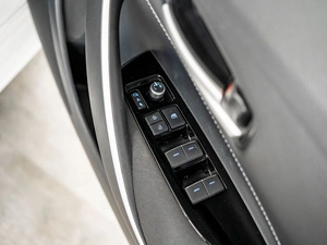 Седан Toyota Corolla 2019 года, 1700000 рублей, Красноярск