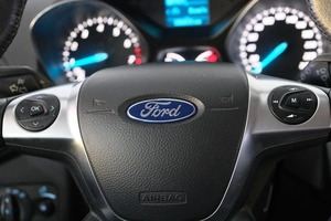 Внедорожник Ford Kuga 2016 года, 1599000 рублей, Омск