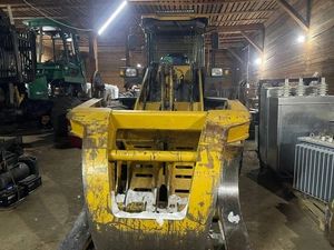 Фронтальный погрузчик 2011 года, 2400000 рублей, Чунский