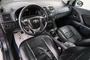 Седан Toyota Avensis 2010 года, 1229000 рублей, Красноярск