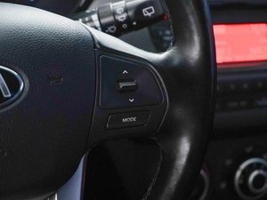 Хетчбэк Kia Rio 2014 года, 999999 рублей, Москва