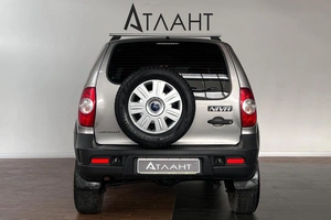 Внедорожник Chevrolet Niva 2014 года, 619000 рублей, Красноярск