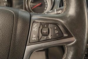 Седан Opel Astra 2013 года, 739000 рублей, Челябинск