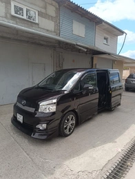Минивэн Toyota Voxy 2010 года, 1500000 рублей, Железногорск
