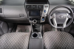Универсал Toyota Prius Alpha 2012 года, 1069000 рублей, Томск