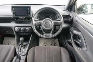 Хетчбэк Toyota Yaris 2021 года, 1149000 рублей, Красноярск